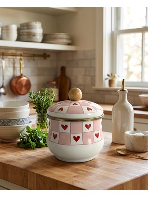 Kalpli Emaye Şekerlik 12 cm Kapaklı – Kırmızı ve Yeşil Kalp Desenli Emaye Şekerlik & Baharatlık