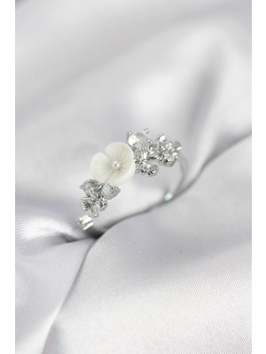 Marsilyan Gümüş Renk Pirinç Çiçek Model Zirkon Taşlı Kadın Yüzük - TJ-BYK4069