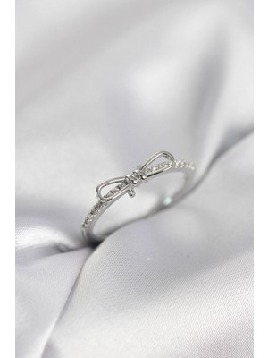 Marsilyan Fiyonk Model Zirkon Taşlı Gümüş Renk Kadın Yüzük - TJ-BYK4096