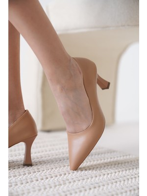 Alfaze Nude Deri Sivri Burun Ince Topuklu Şık Stiletto Topuk Boyu 7 cm
