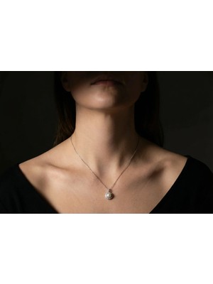 Orb | 925 Ayar Gümüş Inci ve Zirkon Taşlı Minimalist Yuvarlak Kolye