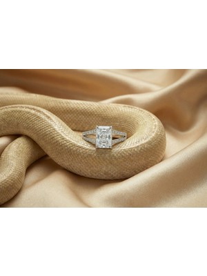 Matrıx | 925 Ayar Gümüş Radyan Kesim (Radiant Cut) Çatal Gövde Tektaş Yüzük