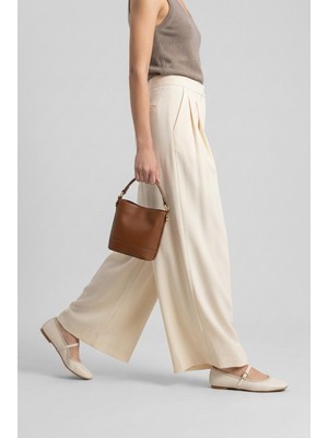 Bella Bej Mat Cilt Altın Toka Detay Düz Taban Kadın Babet