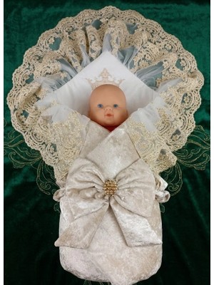 Biçomi Saray Zarafeti: Yenidoğan Inci Detaylı Kadife Lüks Kundak & Battaniye Seti