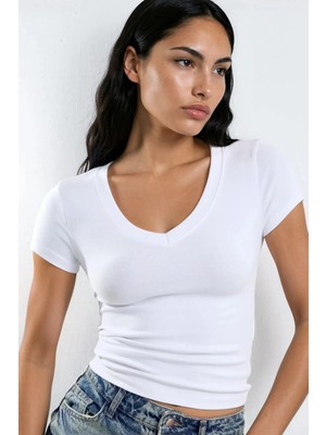 Hiccup Kadın BUSEM Esnek V-Yaka Kısa Kollu Tişört Beyaz