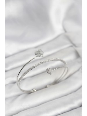 MiraLive Yonca Çiçek Model Pirinç Gümüş Renk Kadın Bileklik - TJ-BB8258