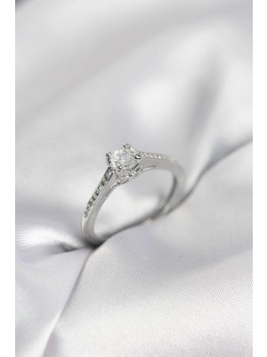 MiraLive Tek Taş Gümüş Renk Zirkon Taşlı Model Kadın Yüzük - TJ-BYK4104