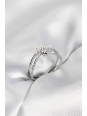 MiraLive Gümüş Renk Incili Yıldız Model Zirkon Taşlı Kadın Yüzük - TJ-BYK4100