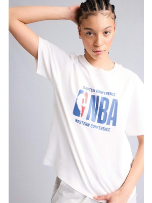 DeFacto NBA Wordmark Relax Fit Kısa Kollu Tişört G0714AX26SP