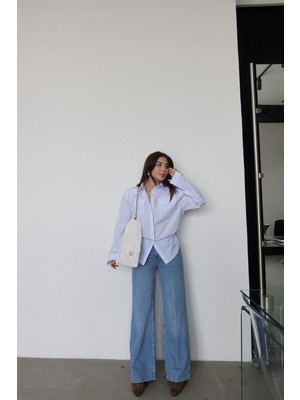 Özge Özgenç Arka Cebi Yıldız Baskılı Straight Fit Jean