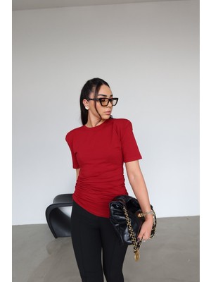 Özge Özgenç Omuzu Vatkalı Yanı Büzgülü Bluz