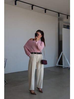 Özge Özgenç Kalın Kemerli Pileli Pantolon