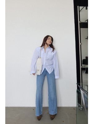 Özge Özgenç Omuzu Vatkalı Çizgili Gömlek