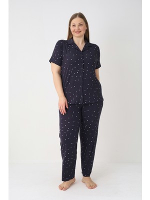 Estiva Kadın Puantiyeli Lacivert Kısa Kollu Önden Düğmeli Soft Battal Pijama Takımı