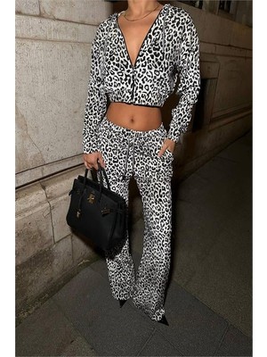 Dip Moda Kadın Leopar Desenli Kadife Kumaş Tasarım Eşofman Takımı DPDF177