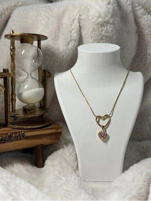 Altın Renk Kalp Figürlü Pembe Taşlı Zarif Kadın Kolyec