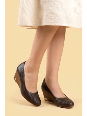 Analin Shoes Kadın Hakiki Deri Petek Baskılı Dolgu Topuklu Ayakkabı