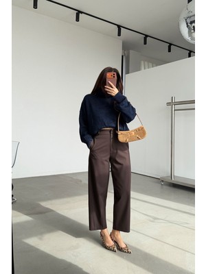 Özge Özgenç Dikiş Detaylı Yandan Cepli Kumaş Pantolon