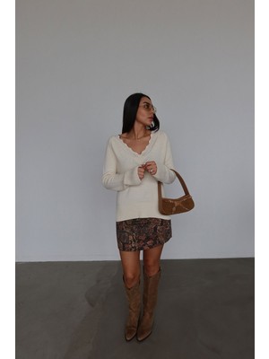 Özge Özgenç Etnik Desenli Mini Denim Etek