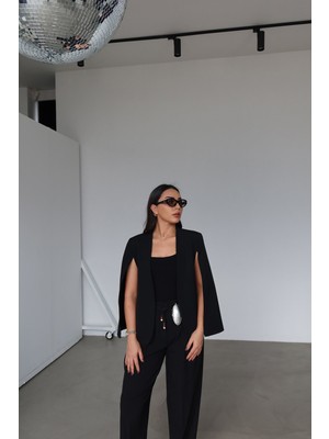 Özge Özgenç Premium Tasarım Pelerin Ceket