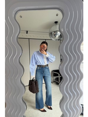 Özge Özgenç Paçası Lazer Kesikli Taşlamalı Jean