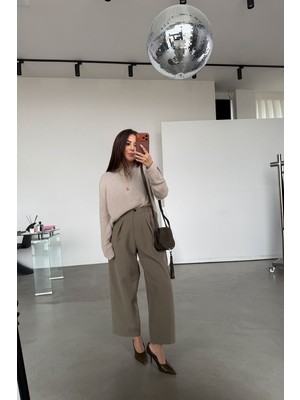 Özge Özgenç Pileli Tok Doku Premium Pantolon