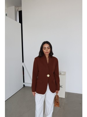 Özge Özgenç Büyük Gold Düğmeli Blazer Ceket