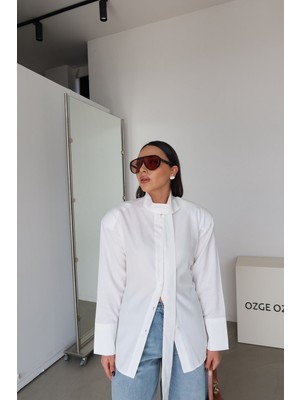 Özge Özgenç Omuzu Vatkalı Boyundan Bağlamalı Gömlek