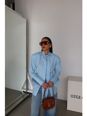 Özge Özgenç Omuzu Vatkalı Boyundan Bağlamalı Gömlek