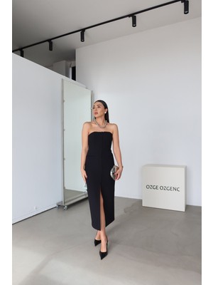 Özge Özgenç Straplez Süs Düğmeli Yırtmaçlı Kalem Elbise