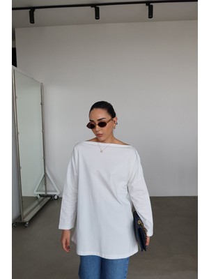 Özge Özgenç Arkası Dantelli Tshirt