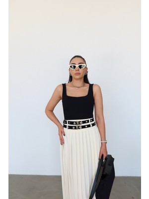 Özge Özgenç Kare Yaka Askılı Bluz