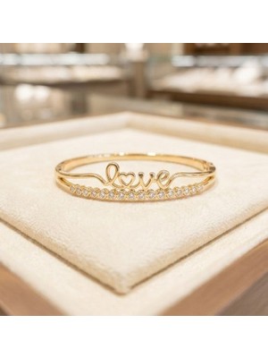 Museum Of You "love" Yazılı Zirkon Taşlı 14K Gold Kaplama Kelepçe Bilezik - Modern Tasarım Kadın Bilezik Iç Çap 6 cm