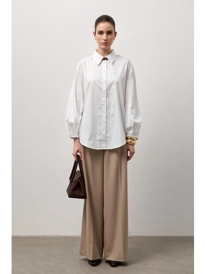 Molene Beyaz Pamuklu Balon Kol Detaylı Relaxed Fit Gömlek