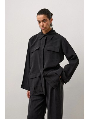 Molene Siyah Kapak Cepli Düğmeli Gömlek Ceket