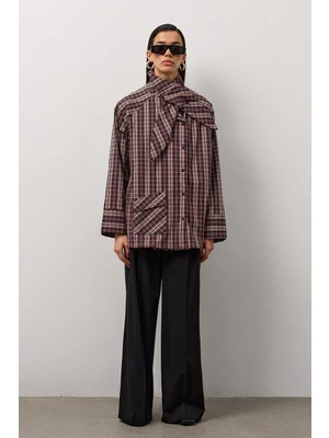 Molene Bordo Ekose Desen Yaka Detaylı Gömlek