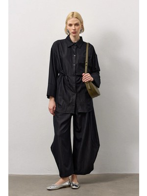 Molene Siyah Kuşak Detaylı Gömlek