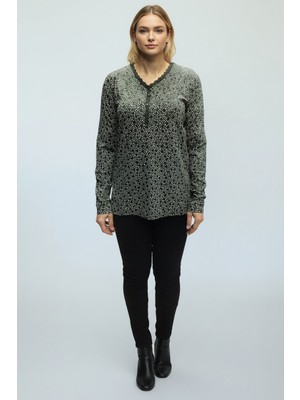 Ece Giyim Kadın V Yaka Dantel Detaylı Desenli Likralı Yazlık Bluz