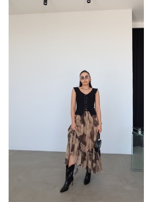 Özge Özgenç Desenli Şifon Etek