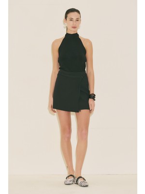 Manuka Kemer Detaylı Şort Etek Siyah