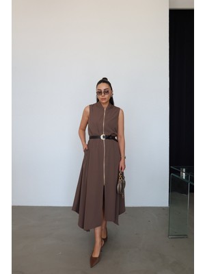 Özge Özgenç Boydan Fermuarlı Kemerli Elbise