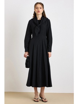 Olcay Fular Detaylı Kloş Pamuklu Elbise Siyah 9420-E
