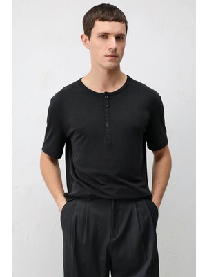Antioch Siyah Düğmeli Yaka Erkek T-Shirt