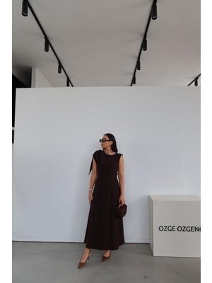 Özge Özgenç Bağlama Detaylı Süs Cepli Elbise
