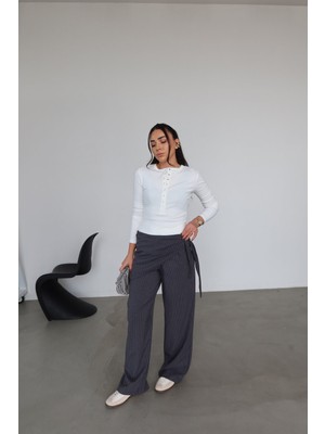 Özge Özgenç Çizgili Bel Aksesuarlı Pantolon