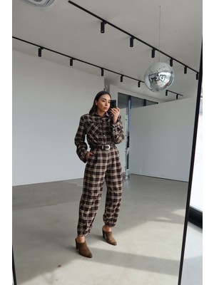 Özge Özgenç Omuzu Vatkalı Ekoseli Çıtçıt Düğmeli Gömlek Pantolon Takım