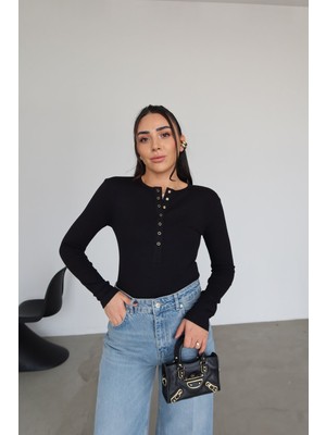 Özge Özgenç Çıtçıtlı Uzun Kollu Bluz