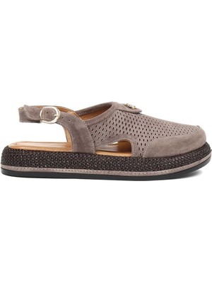 Celal Gültekin Kadın Vizon Tokalı Süet Deri Sandalet