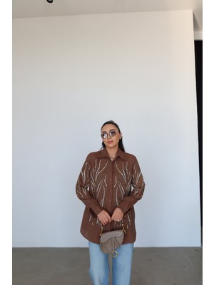 Özge Özgenç Boncuk Işlemeli Keten Gömlek
