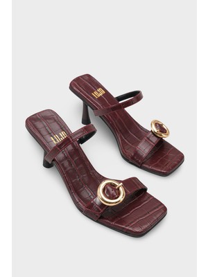 LOJO Kadın Altın Kemer Toka Detaylı Bantlı Günlük Topuklu Terlik Ligas Bordo Kroko